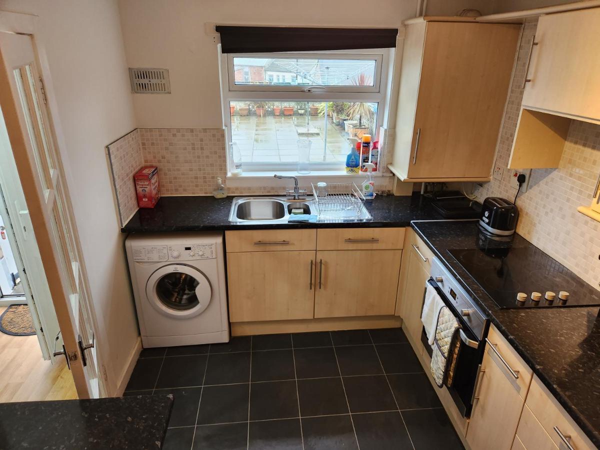 No 11 3 Bed Serviced Appartment Town Centre Girvan Kültér fotó